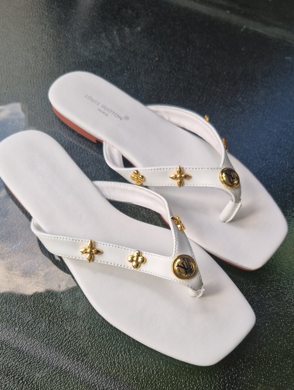 LEATHER SANDLES